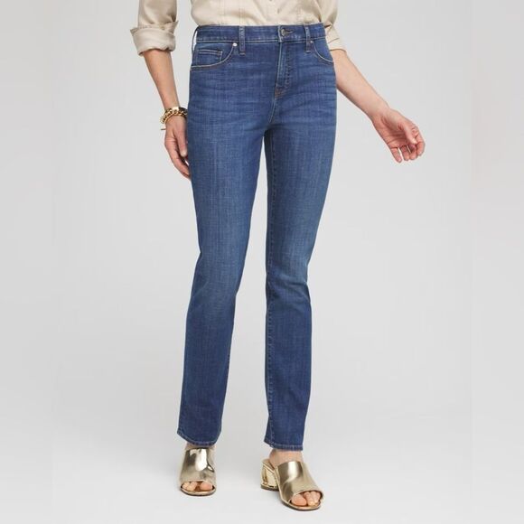ChicosClassic Blue Women's Girlfriend Jeans size 1 or 8 regular - Picture 1 of 7